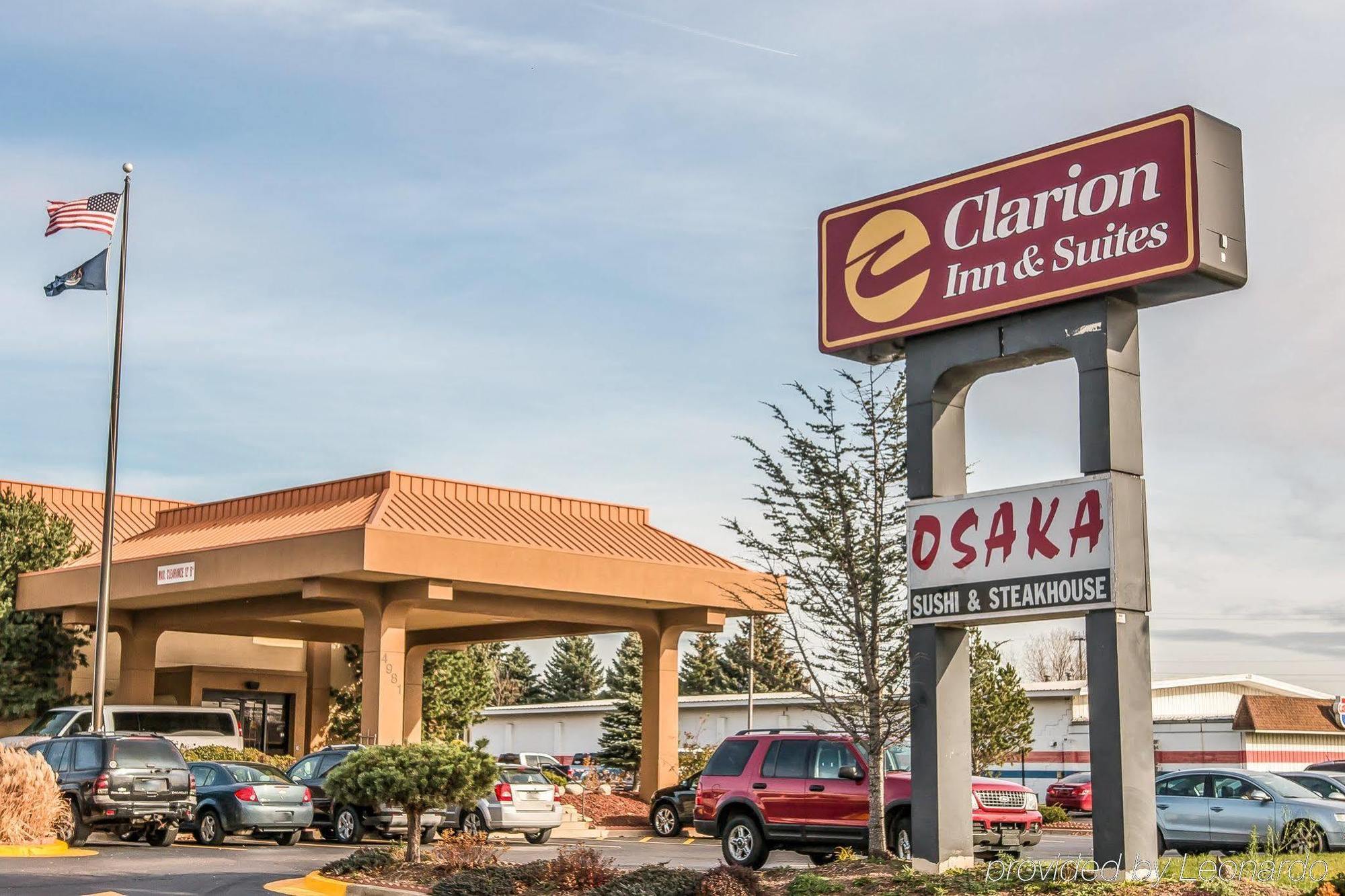 Clarion Inn And Suites Airport Grand Rapids Exterior photo